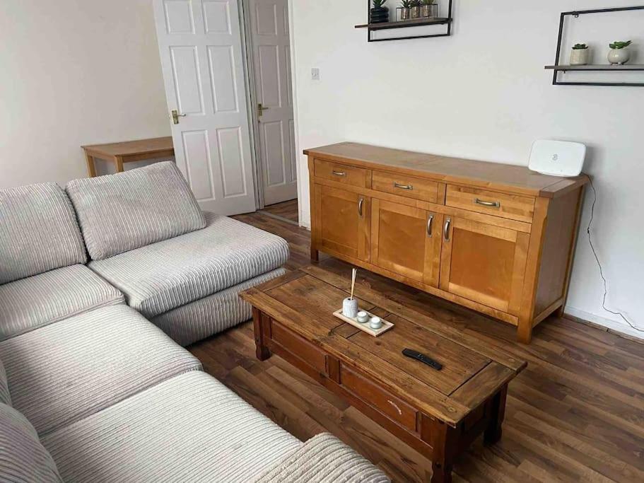 Manchester - Eccles - Business - Contractors - Families - Discounts Available Ngoại thất bức ảnh