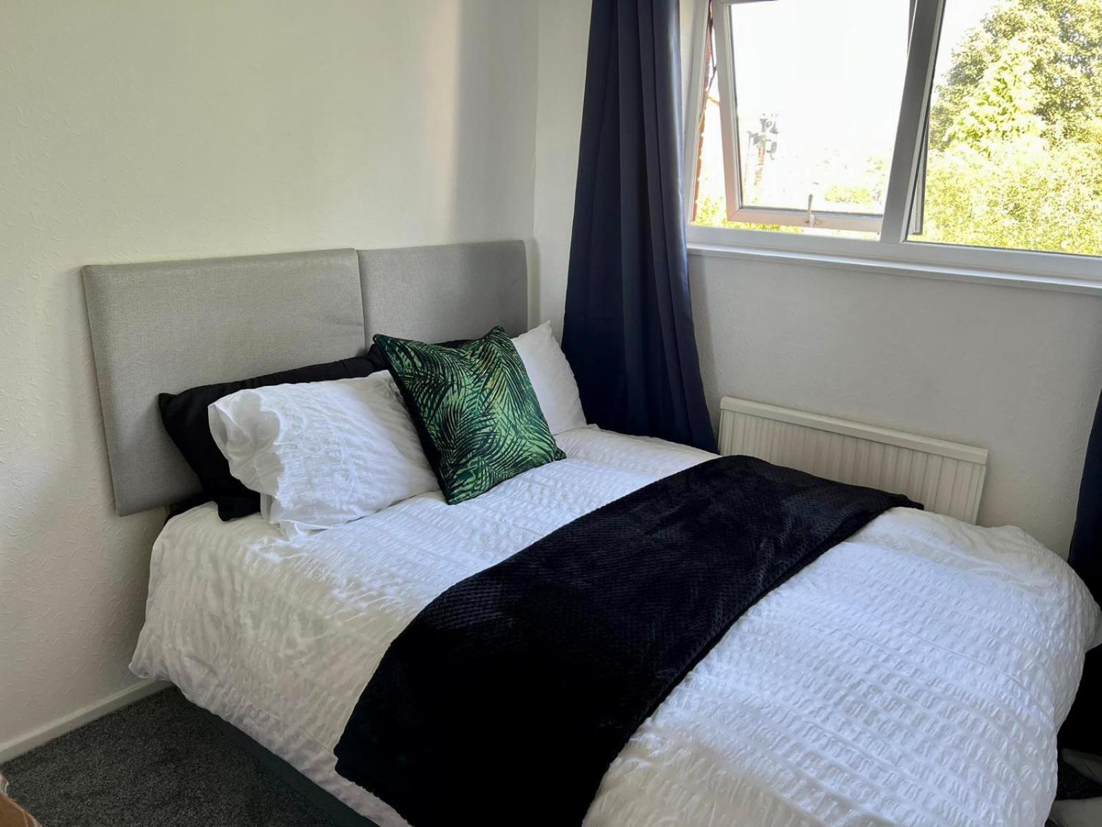 Manchester - Eccles - Business - Contractors - Families - Discounts Available Ngoại thất bức ảnh