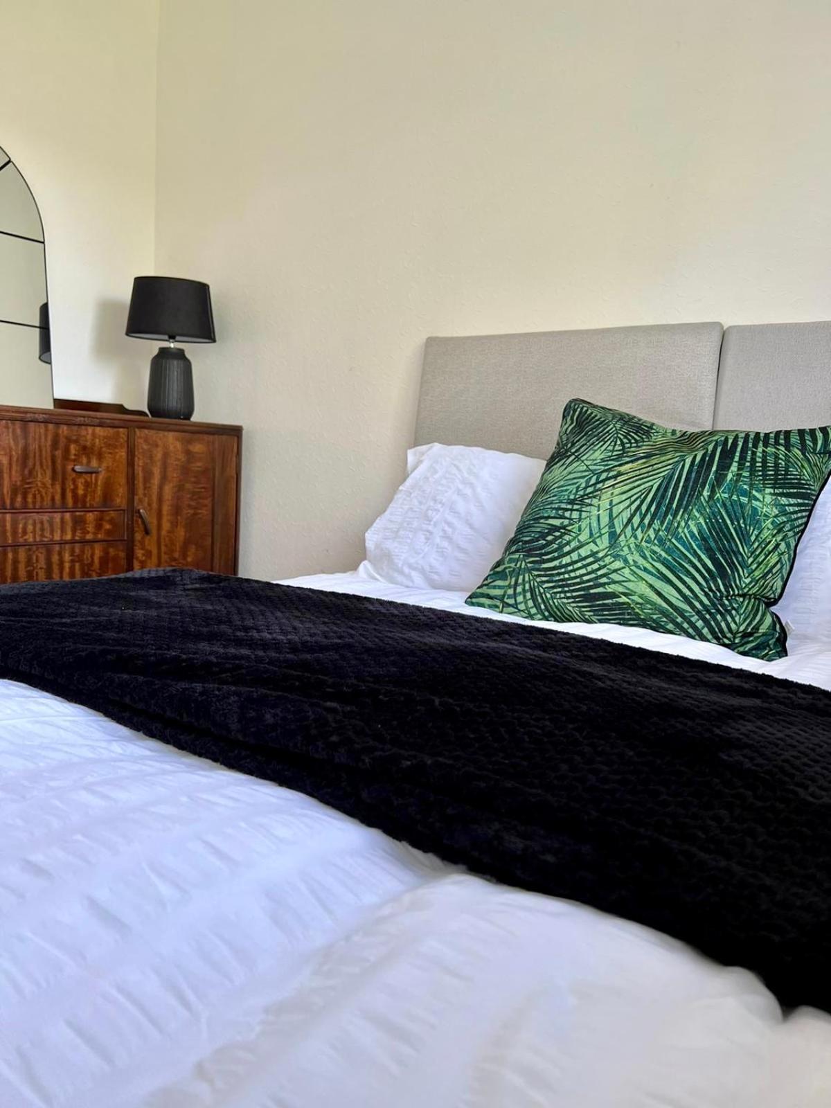 Manchester - Eccles - Business - Contractors - Families - Discounts Available Ngoại thất bức ảnh